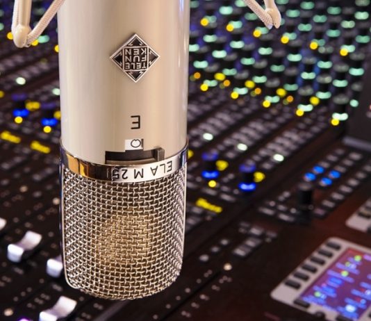 Choosing the Home Studio Microphone