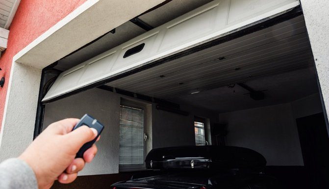 Cool Things You Can Do With a Remote Garage Door Opener App